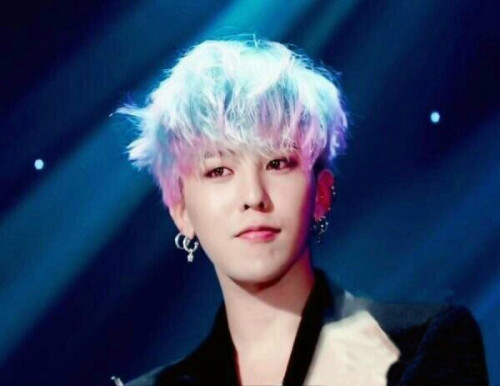 权志龙最新照片,时尚潮流与个人立场的碰撞