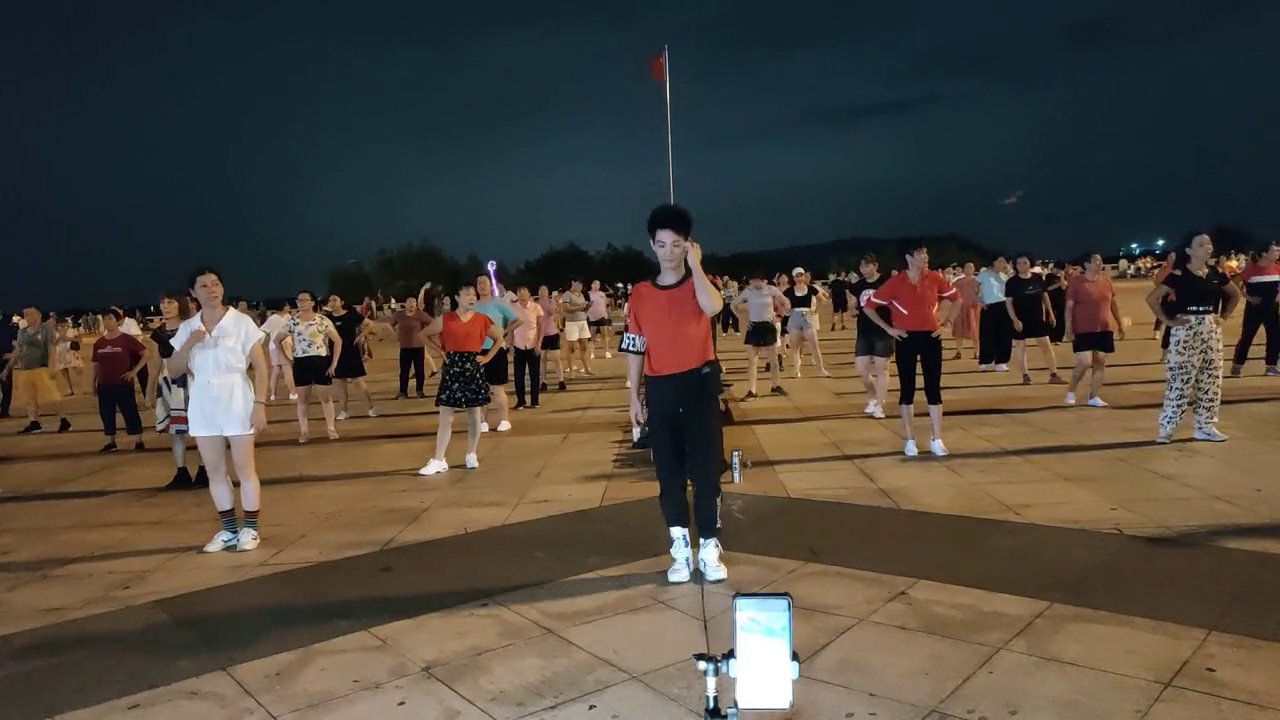 花枝招展 第6页