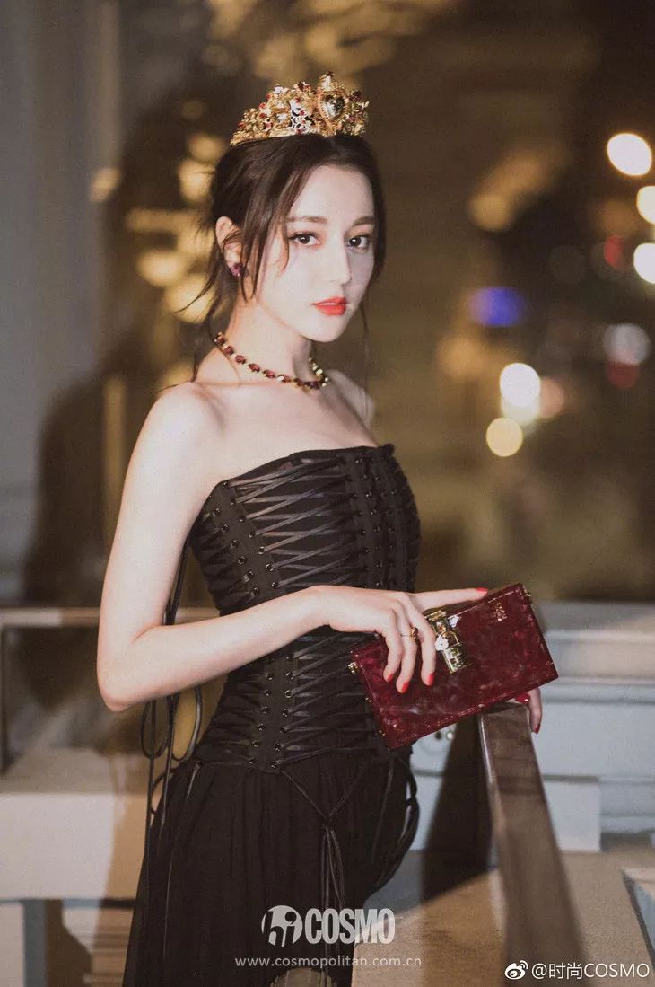 迪丽热巴最新造型，时尚魅力的多维解读