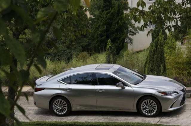 等待新雷克萨斯ES的日子，一段温馨的友情之旅