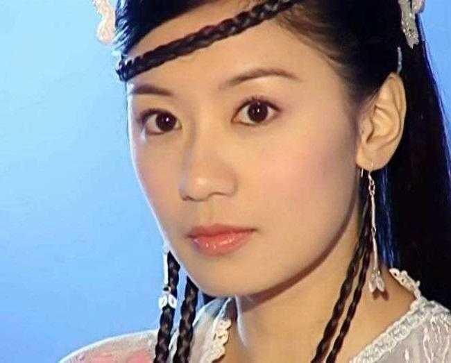 汽车风采展示，驾驭未来的高科技产品体验