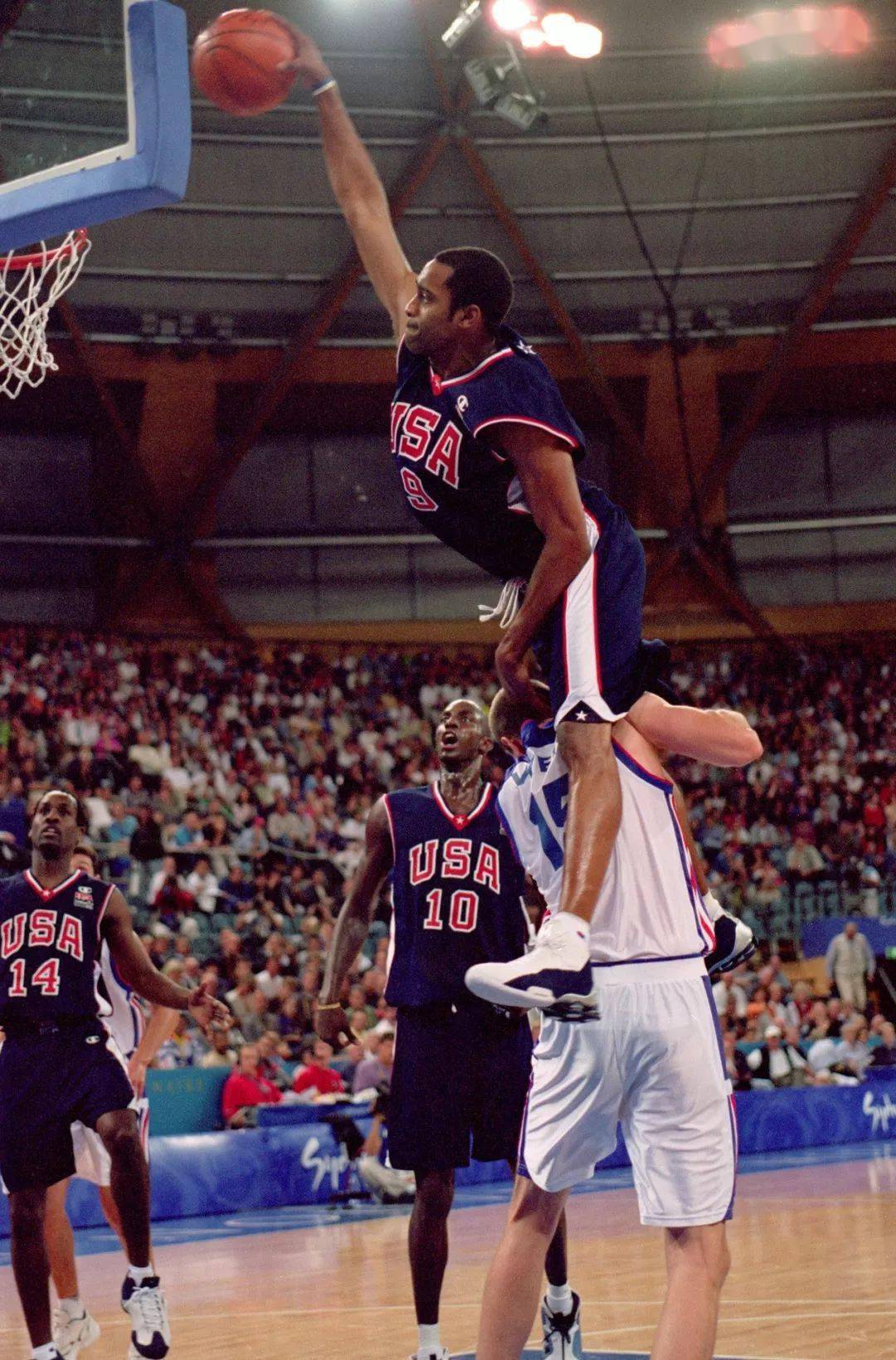 男篮经典比赛录像，观看与学习的步骤指南