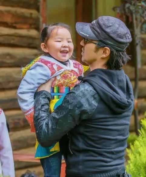 汪峰最新绯闻，与大自然共舞的美妙旅程