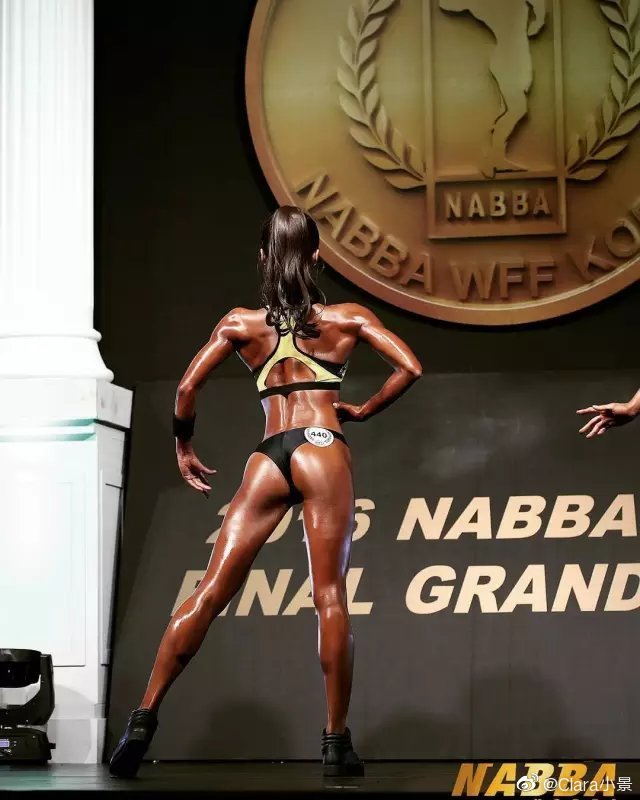 女子健美比赛，一场自然美景的旅行，寻找内心的宁静与力量