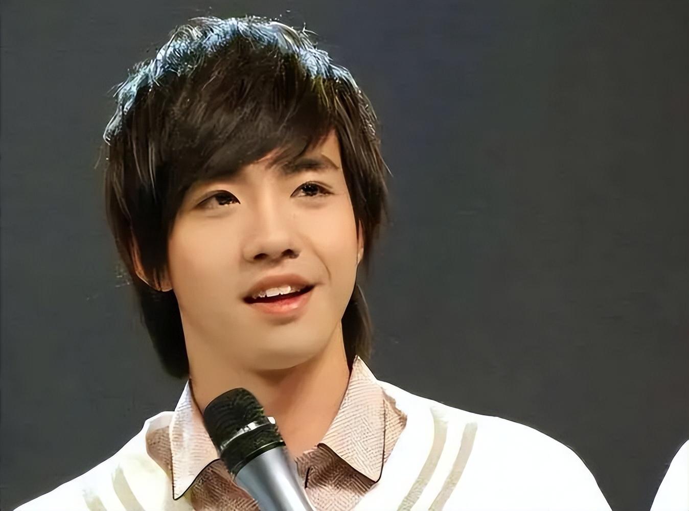 被烧伤的明星，逆境中的光芒，自信与成就的力量