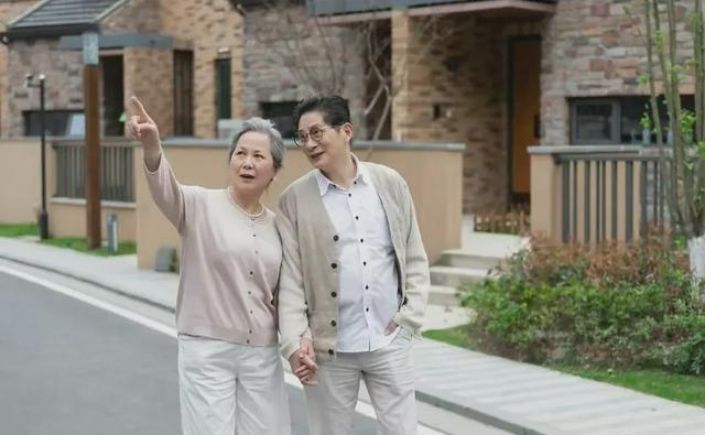 最新泳池过滤系统，夏日里的欢乐纽带